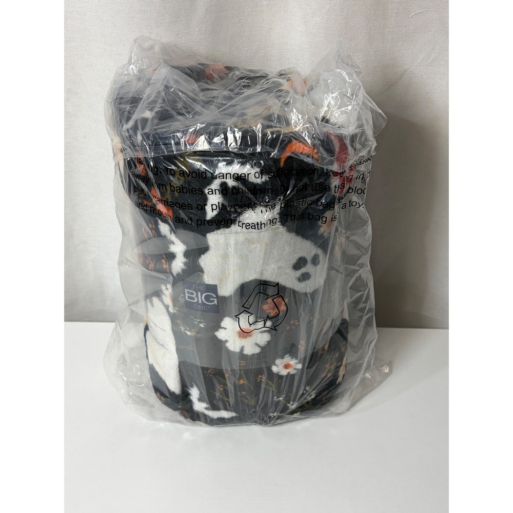 The Big One Halloween Ghost Floral Plush Throw Blanket Oversized 5x6 Black New